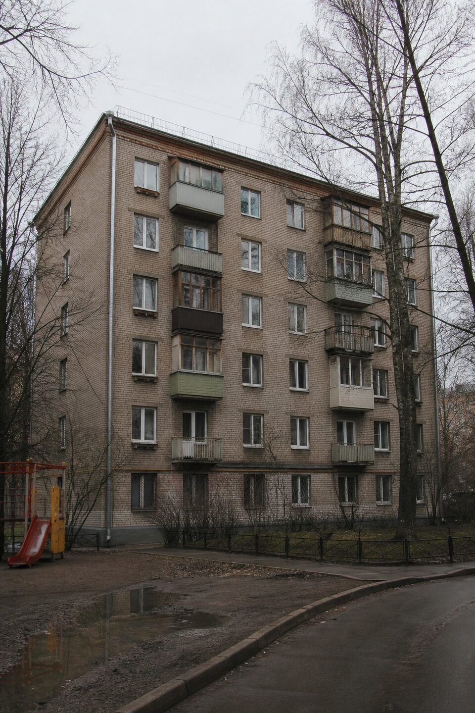 Пример хрущёвки в Санкт-Петербурге